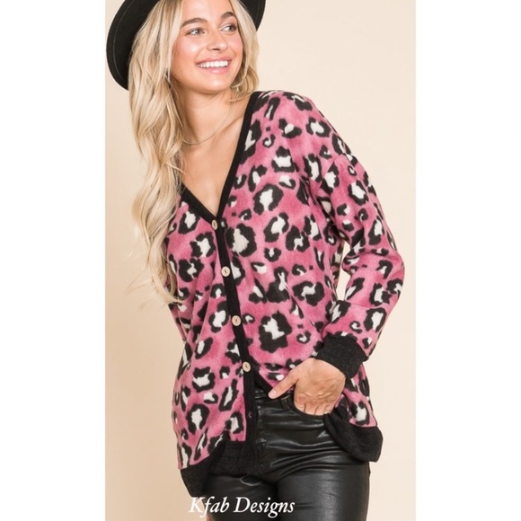 B26B🌸NEW!🌸So soft button up fuchsia pink+ black/brown animal print cardi! - Picture 2 of 9